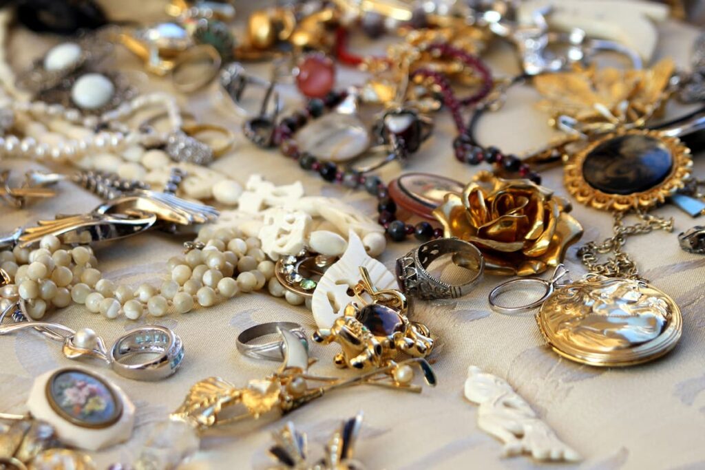 How To Discard Or Donate Old Jewelry Items Junk Removal Chattanooga